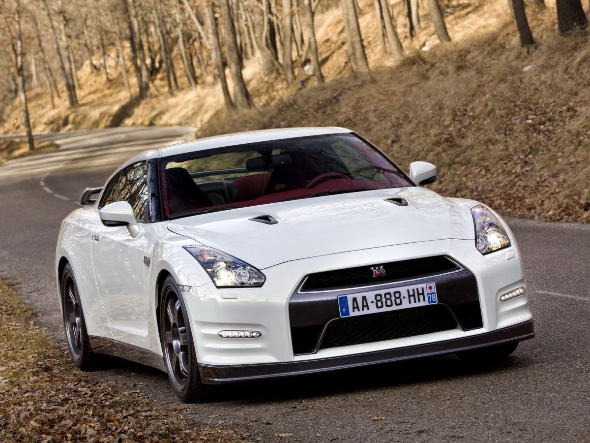 Nissan gtr 8